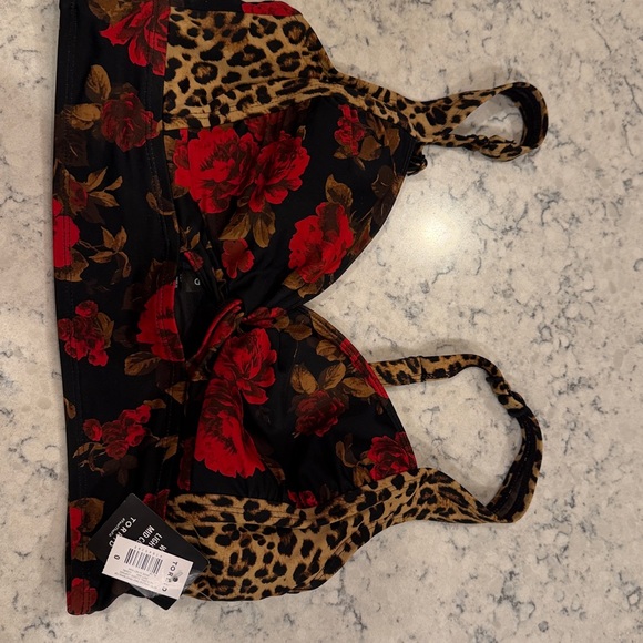 Torrid retro twist front floral and Leopard Print Bikini Top - Picture 4 of 4